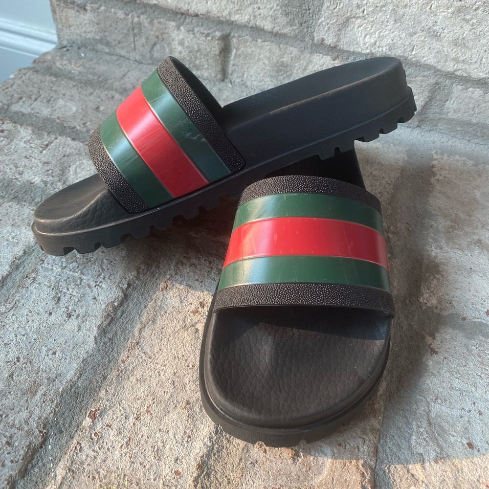 Gucci slides Black rubber with green and red Web